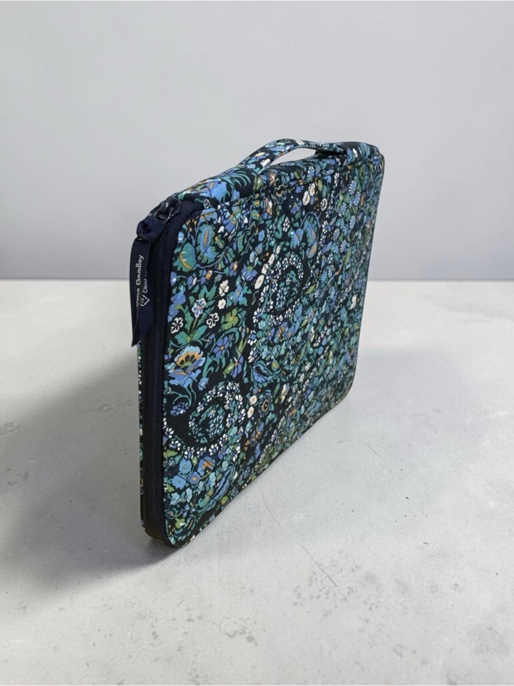 Vera Bradley Tech Travel Organizer Zip Around Case Navy Plant Print NWT - Picture 3 of 8